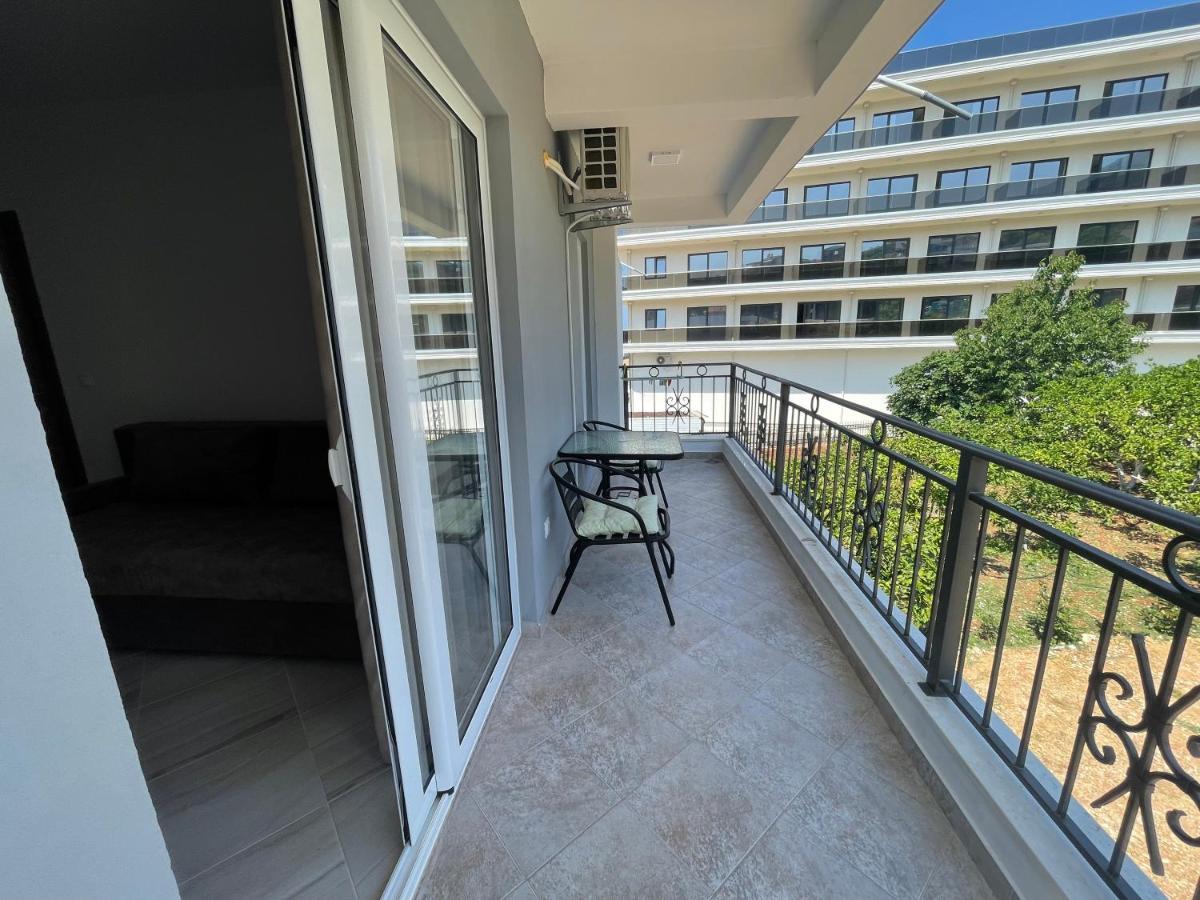 Sea Garden Apartments Dobra Voda Exterior foto