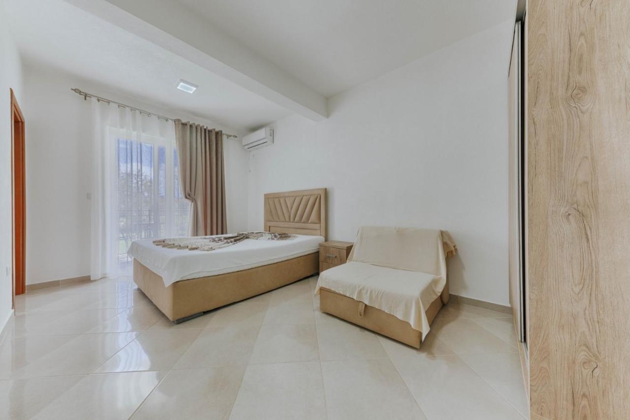 Sea Garden Apartments Dobra Voda Exterior foto
