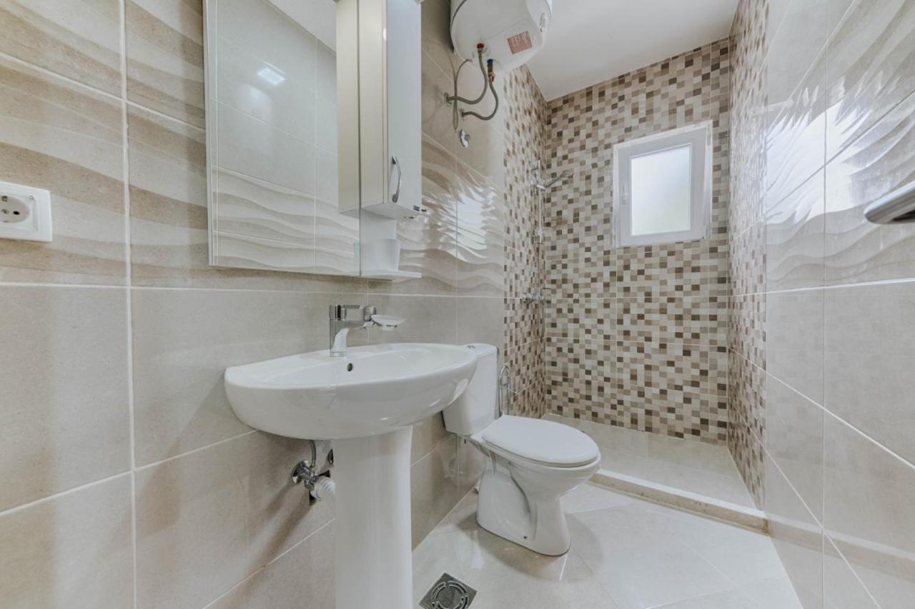 Sea Garden Apartments Dobra Voda Exterior foto